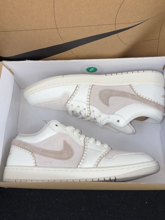 NEW Nike Air Jordan 1 Low SE \